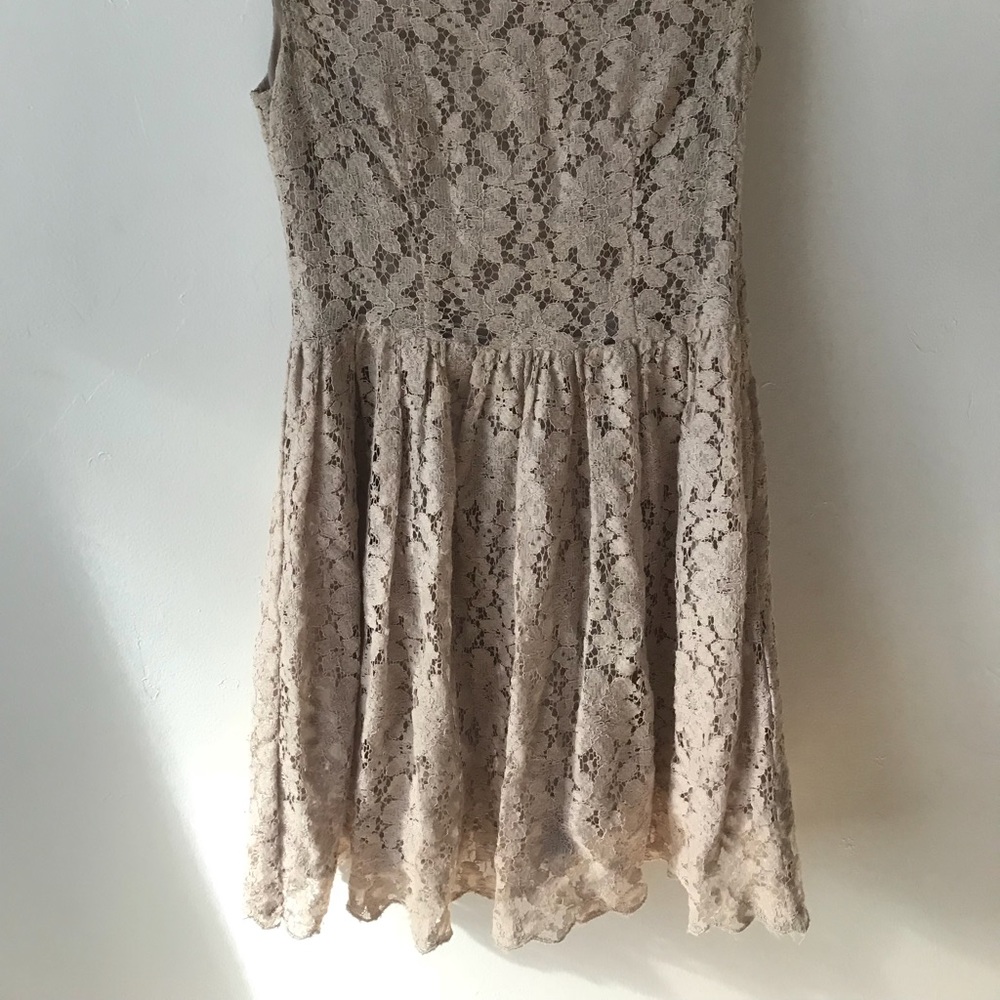 Dress - Picture 4 of 5